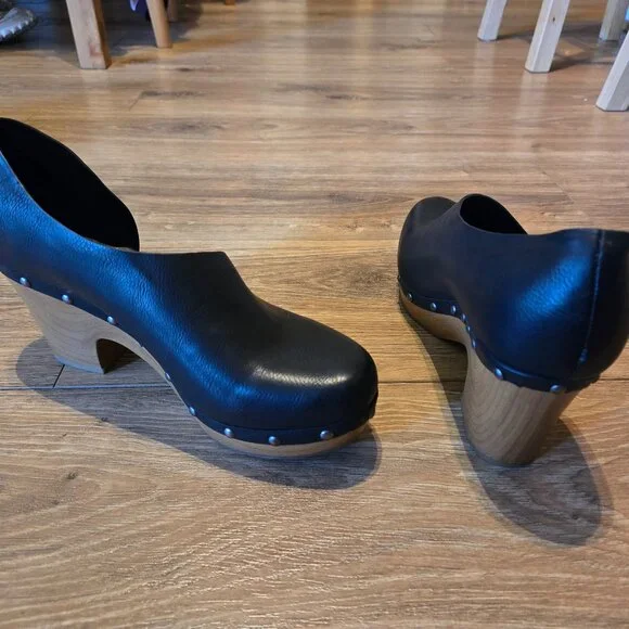 Kork-Ease Black Leather Slip-On Clogs with Tan Wood Heel - Picture 2 of 12